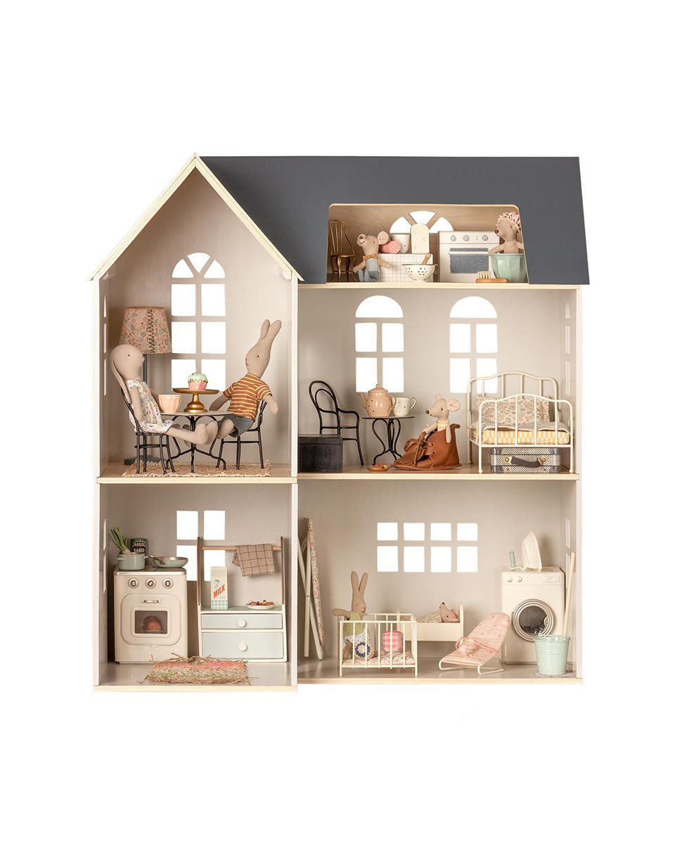 Miniature dolls online house